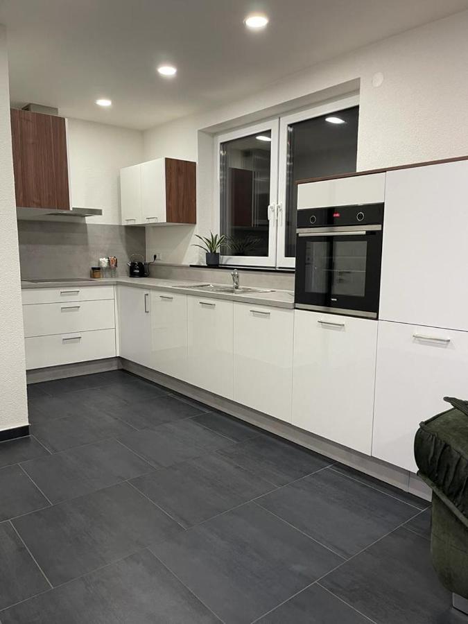 2 Zimmer Wohnung Zur Taegliche Miete Hechingen Exterior photo